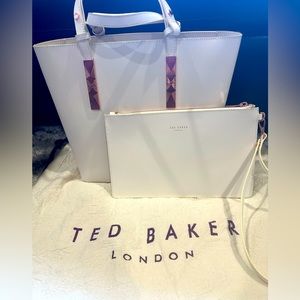 Ted Baker Women's Jacey Shopper Bag with detachable zipped flat pouch